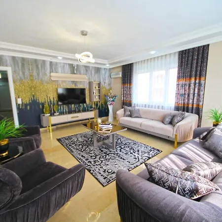 Просторная Квартира С Бассейном Apartman *